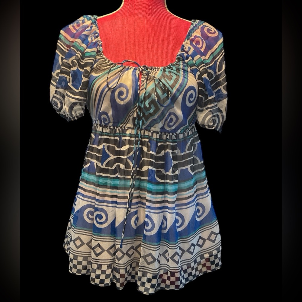 Diane Von Furstenberg silk blouse size 6